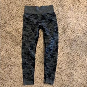 Gym shark seamless camo leggings